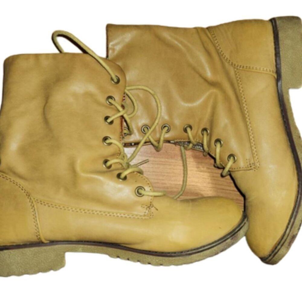 Mid Calf Boots on low heels sz6 Lace Up || EUC